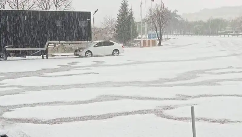 Tekirdağ'ı Beyaza Bürüyen Ceviz Büyüklüğünde Dolu Fırtınası!