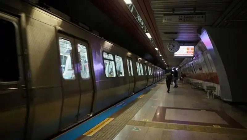 İstanbul'un Nabzı burada Atıyor: Taksim ve Şişhane Metro İstasyonda Hizmete Girdi!