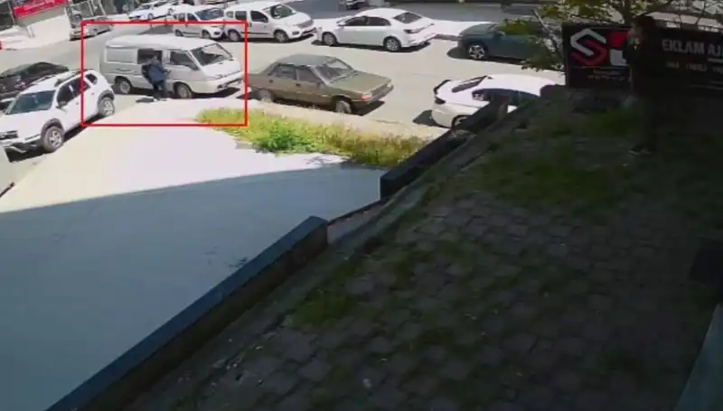 Aracını Hırsıza Karşı Koruyan Kahraman Vatandaş