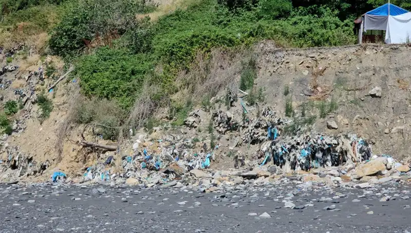 Kozlu Sahil’de Tuzla ve Çöp Yığınları: Doğanın Güzelliğine Gölge Düşüren Manzara