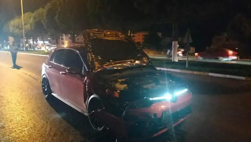 Balıkesir'de Motosiklet ve Otomobil Çarpıştı: Can Kaybı ve Yaralı