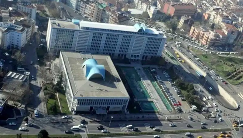 İstanbul Büyükşehir Belediyesi Soruşturmasında "Enderun" WhatsApp Grubunun Mesajları İnceleniyor