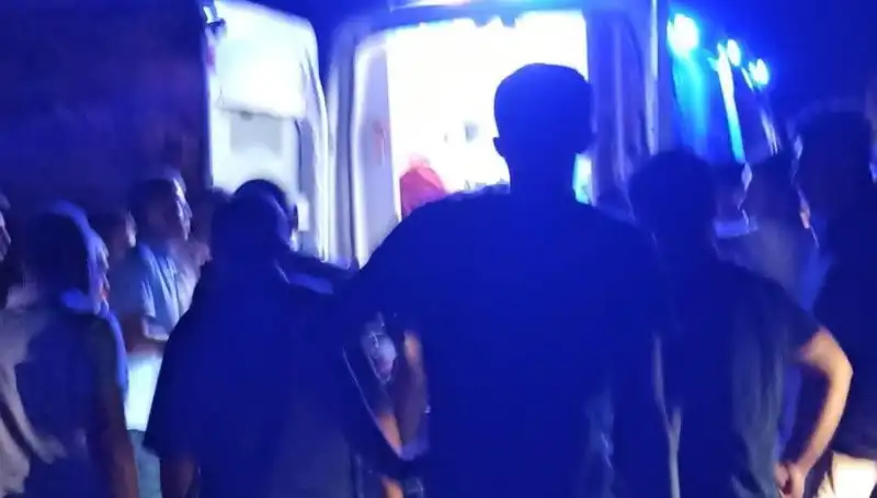 Uçurum Kenarında Dehşet: Otomobil Yuvarlandı, Sürücü Yaralı!