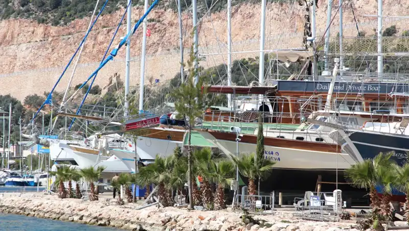 Kaş’ta Gezi Tekneleri Sezon İçin Gün Sayıyor, Turistler Yola Çıkmayı Bekliyor