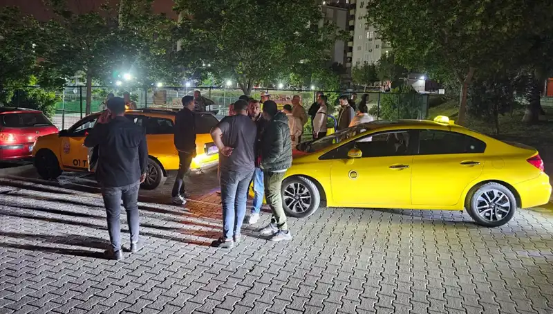 Adana'da Korsan Taksi Alev Alev: Taksiciler İsyanda!