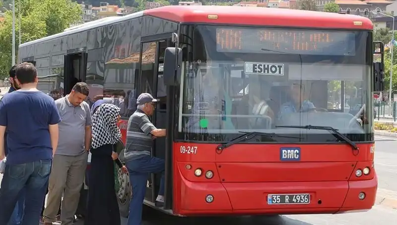 İzmir'de Öğrenci İndiriminde 30 Yaş Sınırına Ceza Geliyor!