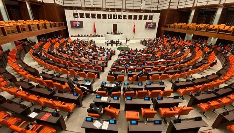 Emekli İkramiyesi 4 Bin TL Olacak Mı? TBMM'den İlk Onay Geldi!