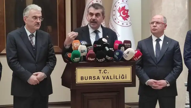Bakan Tekin’den Protestolara Katılan Çalışanlara C'nın 2.0 Yaptırım Uyarısı